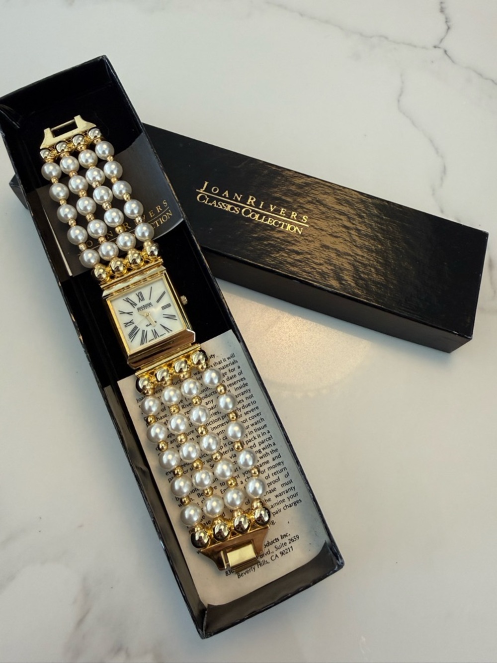 LIKE- NEW Vintage Joan Rivers Chunky Pearl Watch